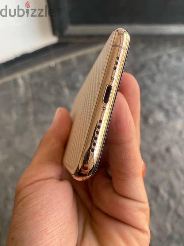 IPhone Xs 3