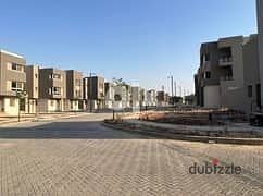 For sale, a 153-square-meter apartment on the ground floor with a 122-square-meter garden, Etapa Compound, Sheikh Zayed, immediate delivery, 6