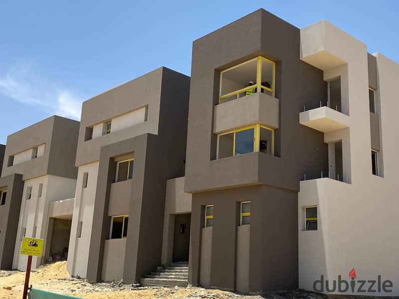 For sale, a 153-square-meter apartment on the ground floor with a 122-square-meter garden, Etapa Compound, Sheikh Zayed, immediate delivery, 12