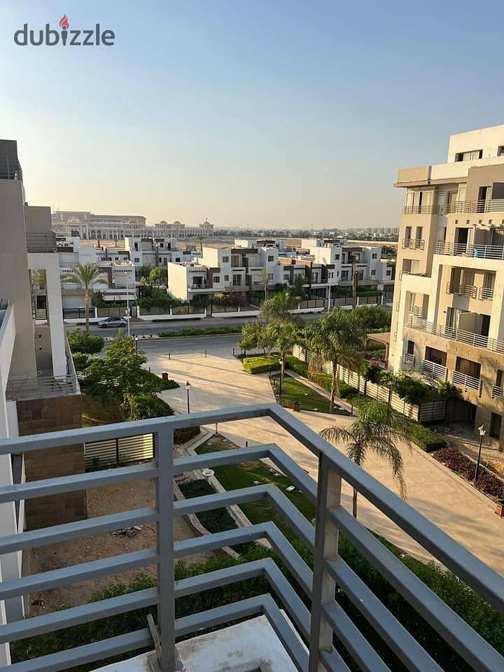 For sale studio 82 m + garden 56 m in Hyde Park near La Vista and minutes from Ain Sokhna Road 7