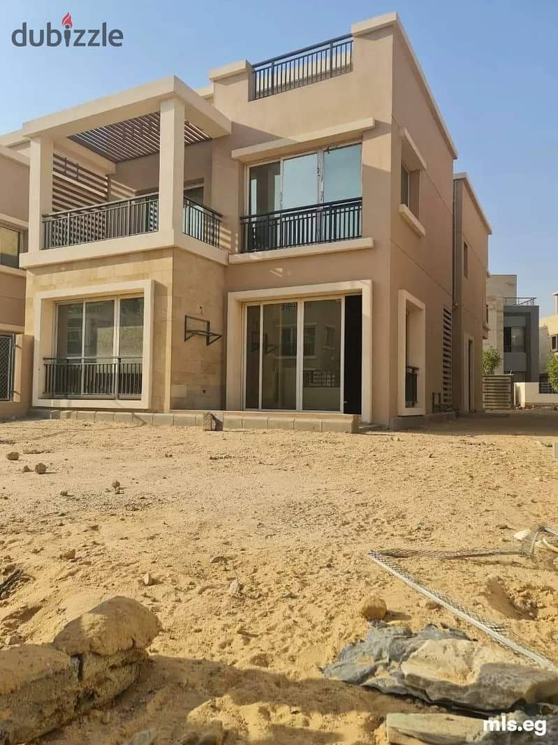 or sale, the last townhouse with a garden, 108 m, in Taj City, in front of Cairo Airport, near City Center, at the price of an apartment 9