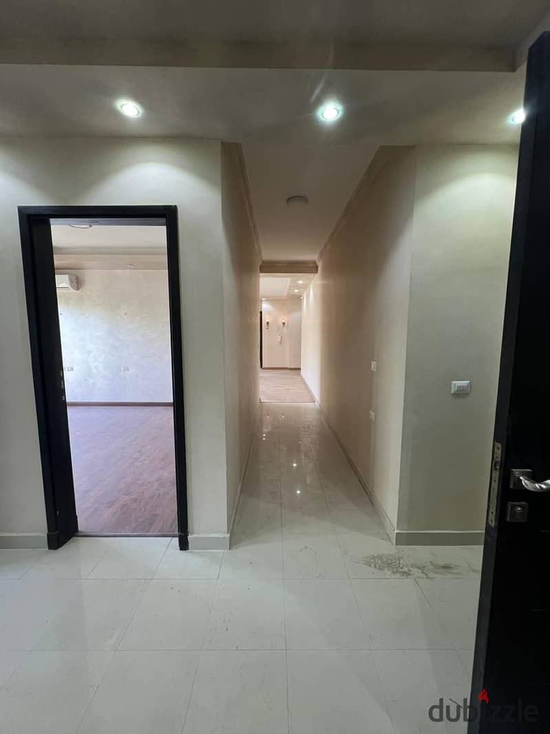 aparrment for rent 202m +300m garden the address sheikh zayed include kitchen and acs 8