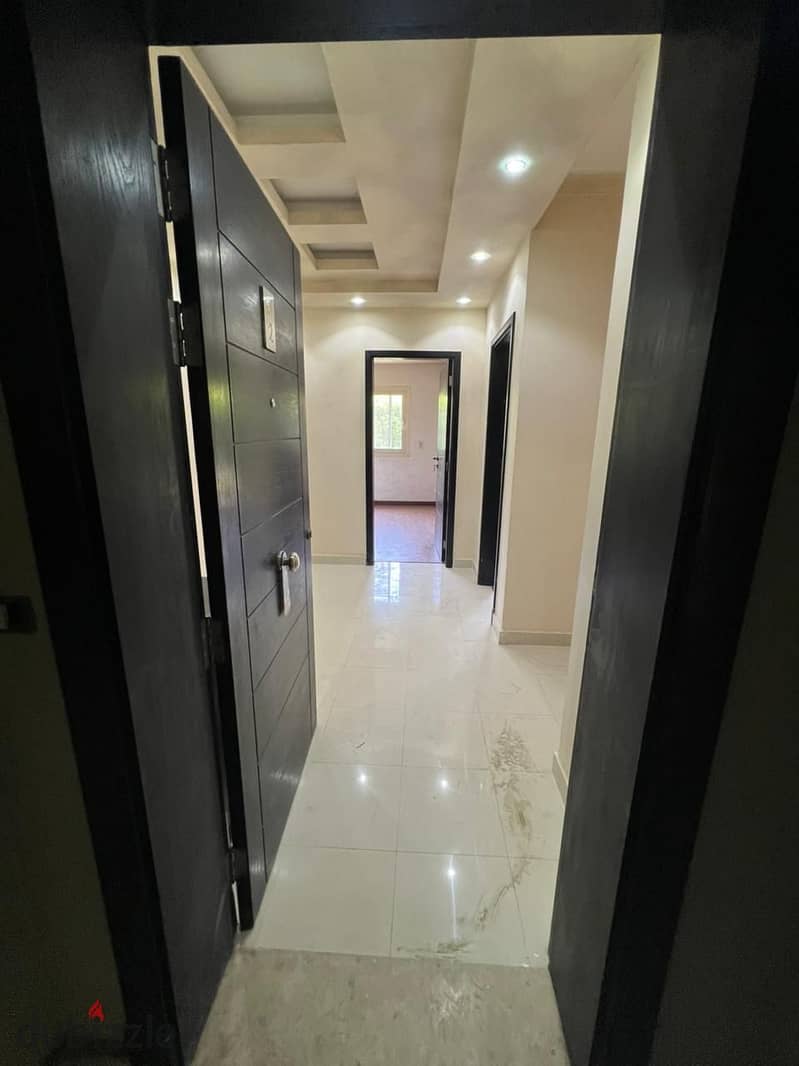 aparrment for rent 202m +300m garden the address sheikh zayed include kitchen and acs 13