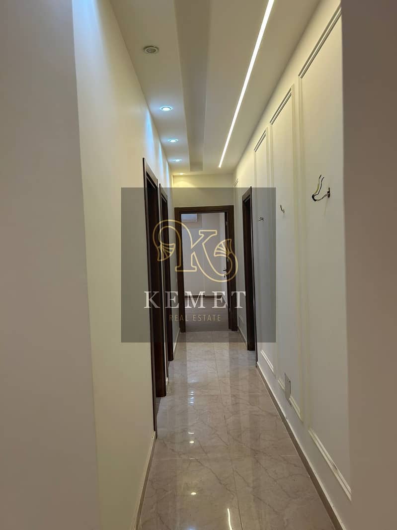 Apartment for sale, ready to move, with meter, air conditioners, and kitchen, area of ​​190 square meters, in Al-Andalus, Fifth Settlement 5