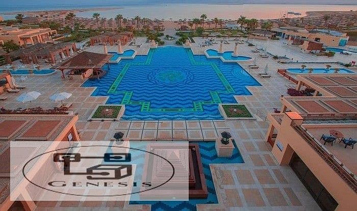 bought a chalet for sale in the first row by the sea in the heart of Hurghada, in Soma Bay, with ultra-super luxury finishing 5