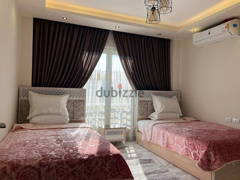 حصريا للايجار بمدينتى اول سكن فرش فندقى مكيفه exclusive at madinaty 9