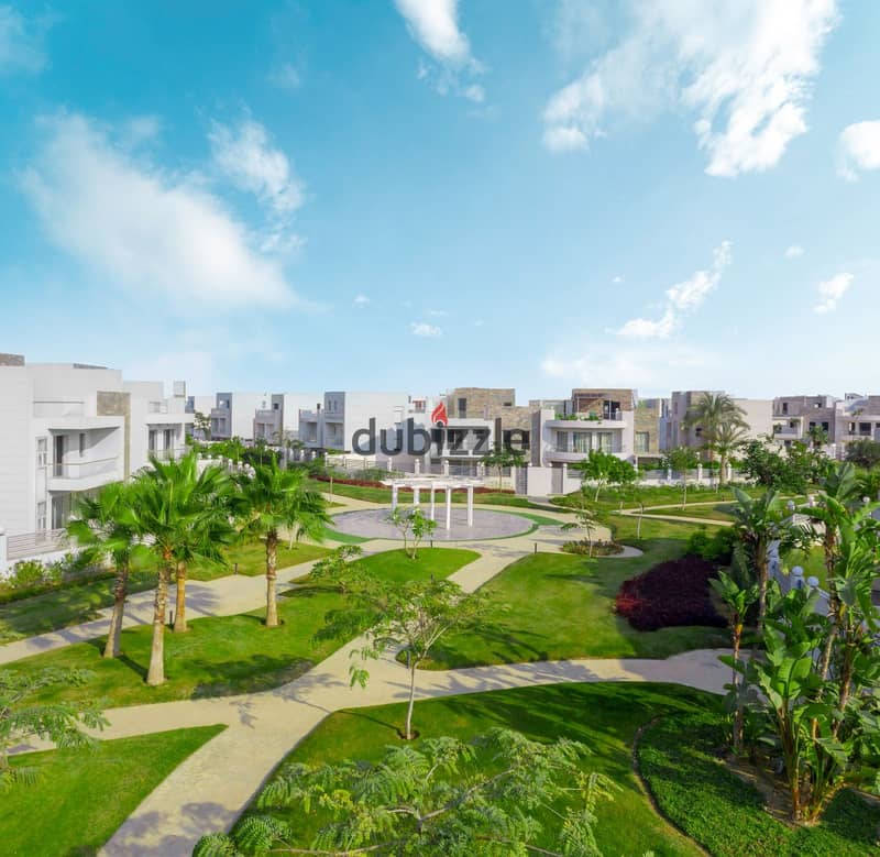 Move immediately into your dream villa with an area of 756 sqm, available with an installment plan. Located in a prime location in front of Galleria, 16