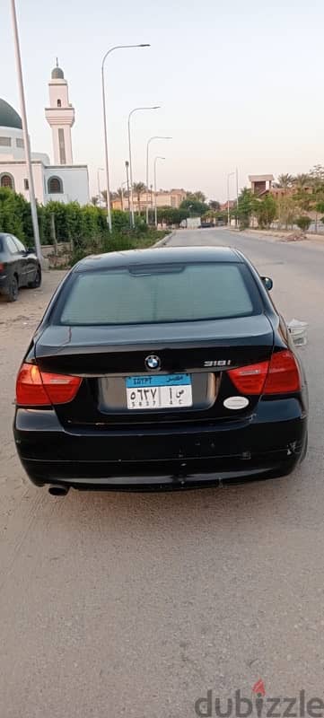 BMW 318 2010 1