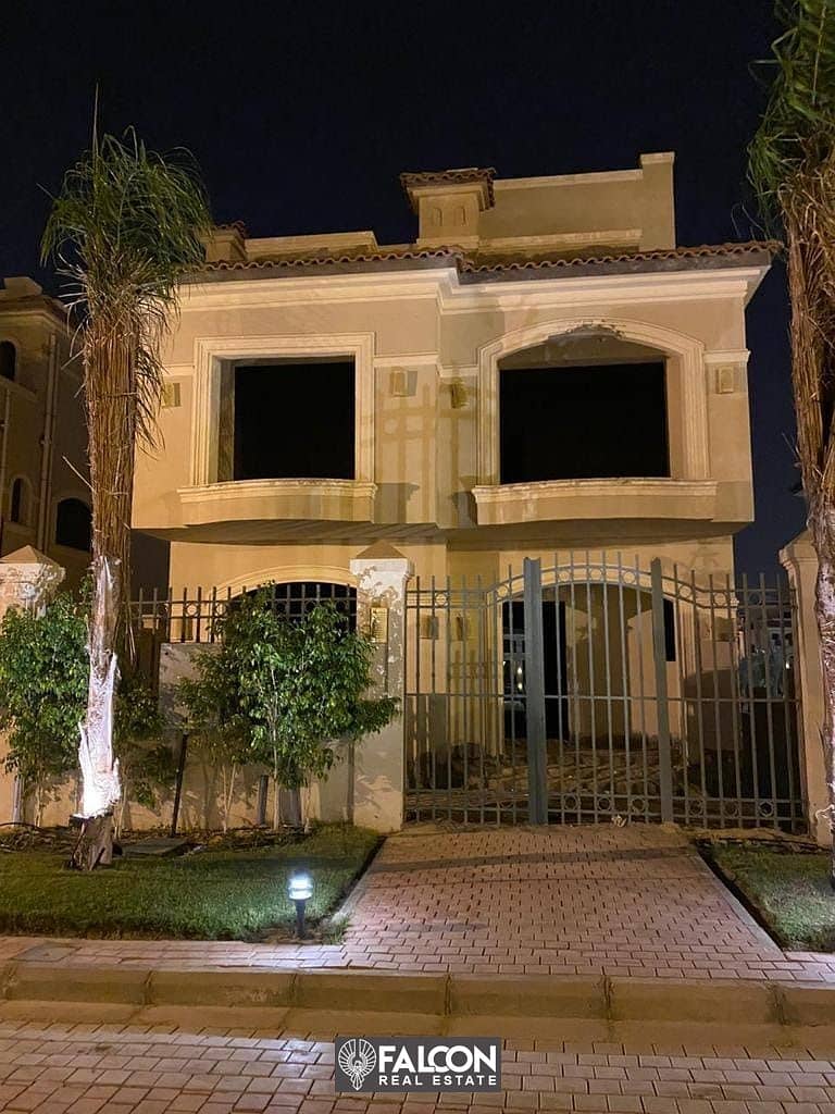 For sale, a corner townhouse, immediate delivery, in Al Shorouk, from La Vista, in PATIO Prime, in front of the International Medical Center 7