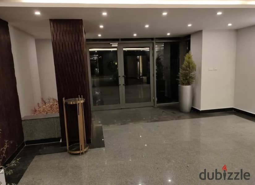 Apartment for sale at the old price and in installments without interest in Sun Capital Compound, a fully serviced compound. The apartment is located 6