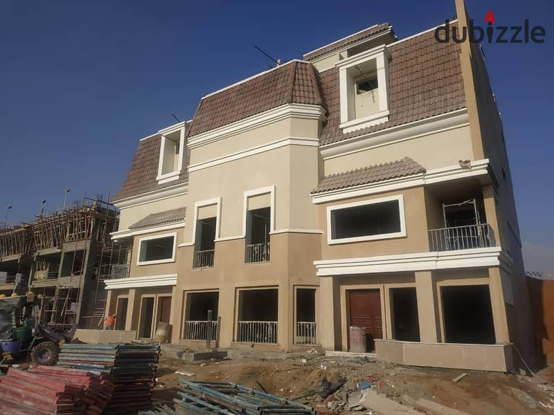 ستاند الون فيلا للبيع فى كمبوند سراى بفيو مفتوح على مساحات خضراء بخصم 40% SARAI NEW CAIRO 1