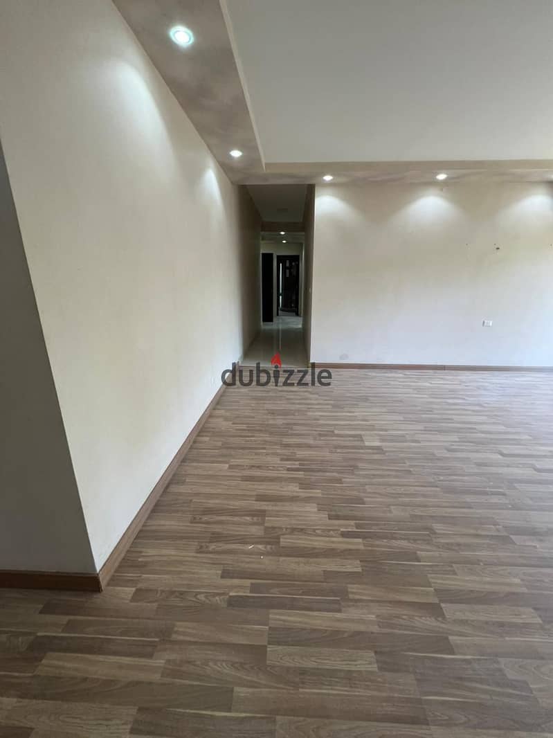 Apartment for rent, ground floor, 202 m, with a 300 m garden, The Address Compound, Sheikh Zayed, kitchen and air conditioners 1