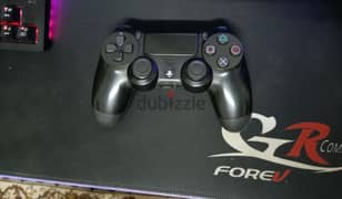 دراع ps4 اوريجينال استعمال اسبوعين بالعلبه والكابل ps4 controller