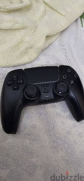 دراع ps5 اسود . . استعمال جيد جدا  ps5 controller 1