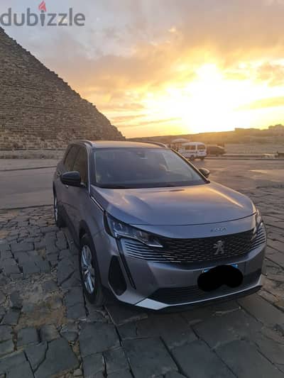 Peugeot 5008 2021 أول فئة بدون فتحة سقف