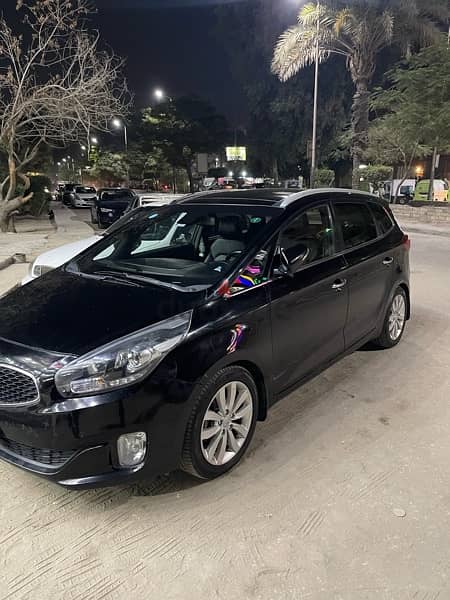 Kia Carens 2015 1