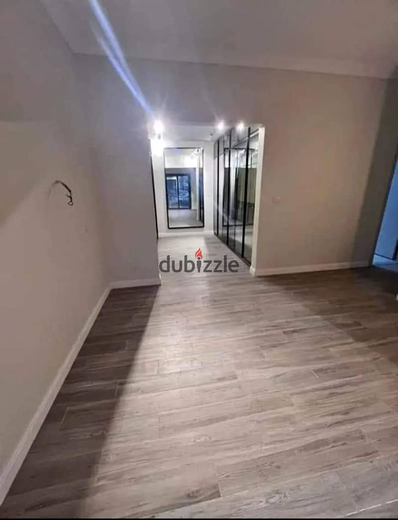 شقه بالتقسيط على 10 سنين امام مدينتى كاملة التشطيب فى سوديك ايست  و بجوار الجامعه البيرطانيه apartment for sale 5