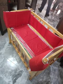 سرير اطفال  infant bed