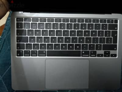 APPLE MAC BOOK AIR ( M1-2020)