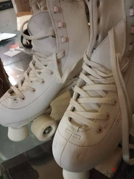 roller skates 0