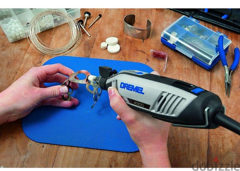 Dremel 4300 Rotary Tool 175 W (EU Version/
EU Plug) Multi Tool Kit 10