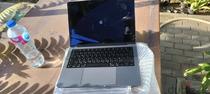 Mac book M1 Pro 14 inch 8