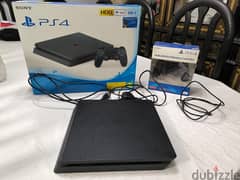 PS4 slim [12 soft] + 2 controllers and 4 games