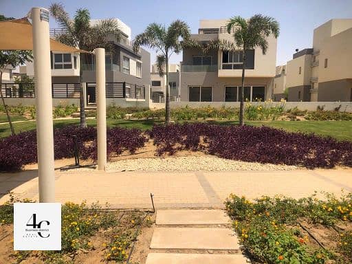 For sale Town house 208m with amazing down payment and installments modern open view landscape in hyde park 8