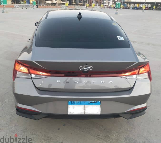 Hyundai Elantra 2022 1