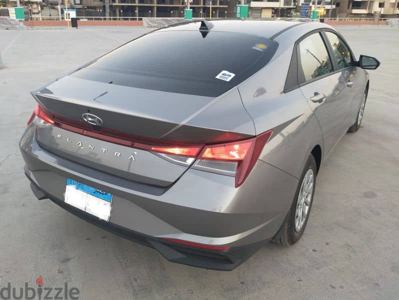 Hyundai Elantra 2022 3