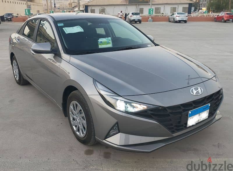 Hyundai Elantra 2022 4