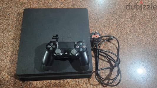 Playstation 4 Slim 1TB as new بلاى ستاشن ٤ سليم تيرا