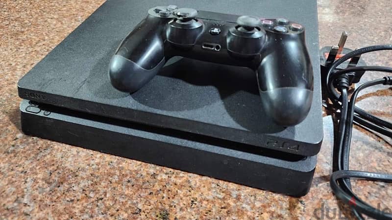 Playstation 4 Slim 1TB as new بلاى ستاشن ٤ سليم تيرا 1