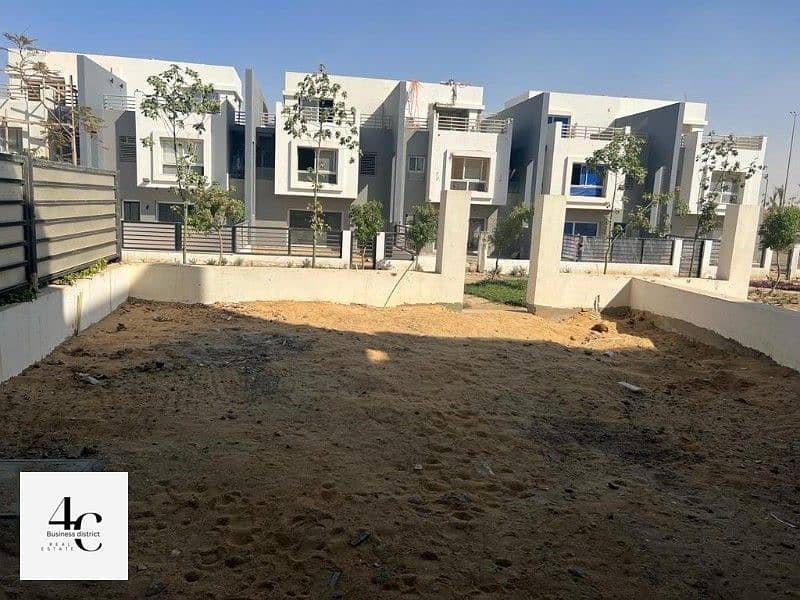 With a special down payment and installments, townhouse 270m corner view, landscape, fully finished in Hyde Park 5