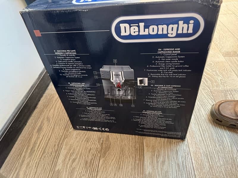 De'Longhi Pump Espresso and Cappuccino Coffee Machine 11