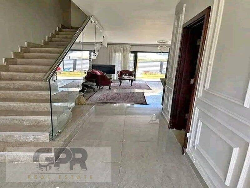 شقه فى موقع مميز بسور مدينتي / apartment in prime location next to madinaty 3