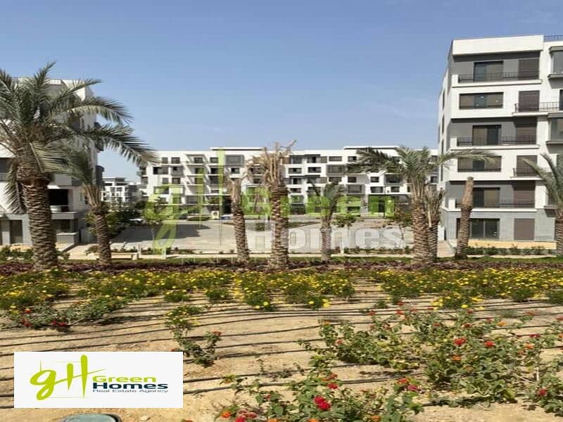 own a distinctive Penthouse , with an area of ​​290 square meters & 110 m outdoors terraces and roof 8