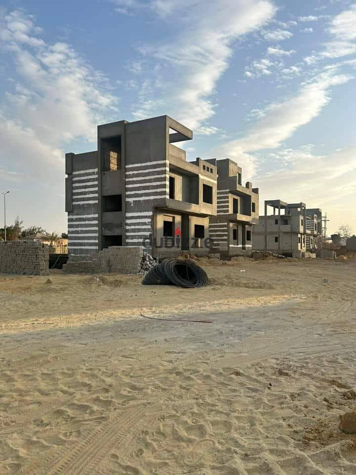 Villa for sale, immediate delivery, 3 minutes from Waslet Dahshur, in front of the entrance to Zayed 5 0