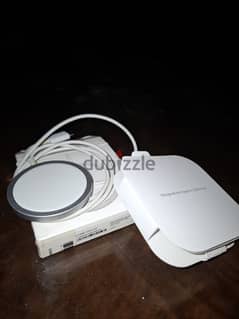 Apply magsafe charger 20w original- open box only 0