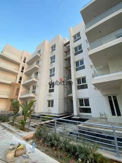 apartment for sale in mountain view i city behind AUC 0