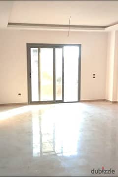 For quick sale, a 3-bedroom apartment with a finishing touch in Sheikh Zayed, on the same street as Hyper One, in installments