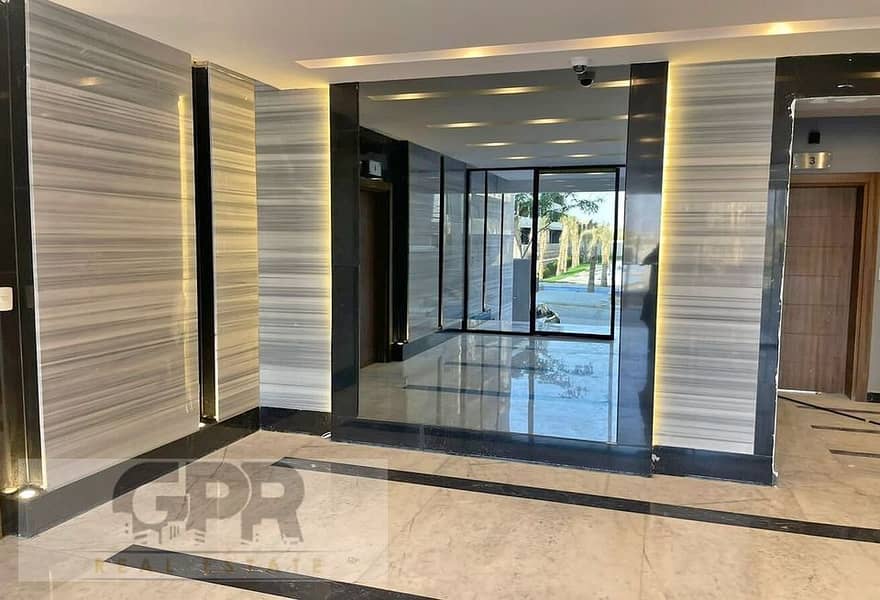 شقة دورمتكررللبيع في لافيستا الباتيو في قلب الجولدن سكوير فيو دايركت حمام سباحة +لاند سكيب / apartment for sale in el patio oro new cairo 2