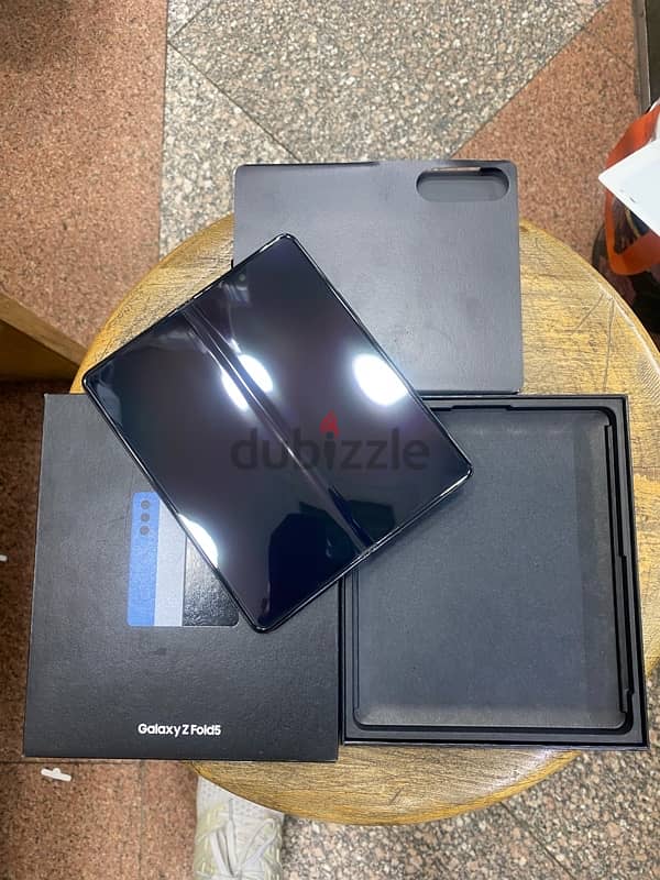 Galaxy Z Fold 5 dual sim 512G Gray جديد فتحت علبة 1