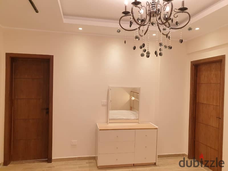 studio fully furinshed for rent in hyde park new cairo prime location price : 35,000 11