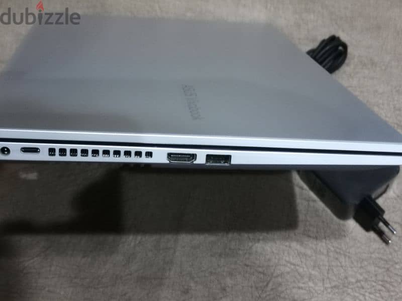 Asus Vivobook laptop X1500E 6