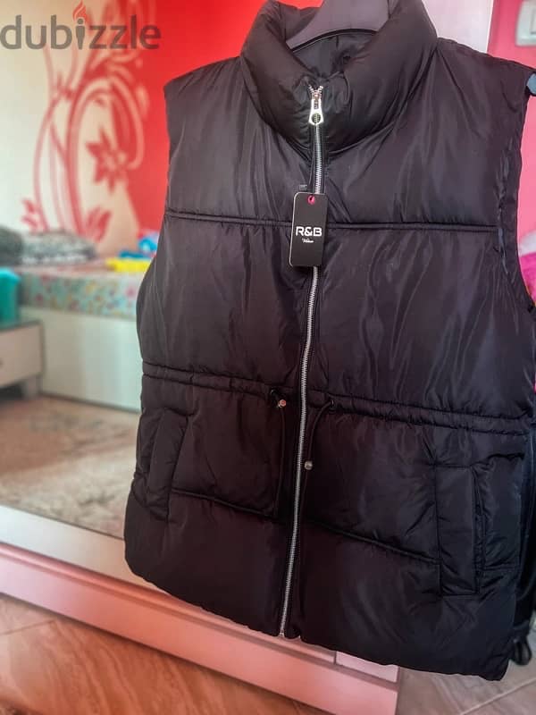 Puffer Gilet with Zipper Closure from R&B 1