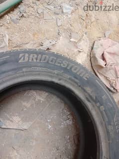 بيع ٤ كاوتشات bridgestone