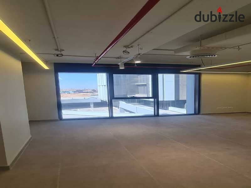 Office for rent 128 sqm fully finished in Hyde park ready to move 5