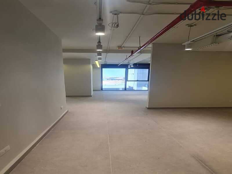 Office for rent 128 sqm fully finished in Hyde park ready to move 10