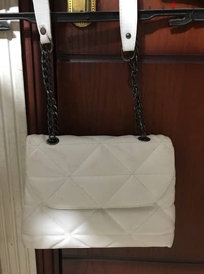 White Bag ( شنطة بيضاء )